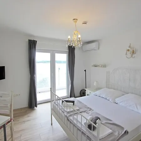 Apartment Danica Murter *