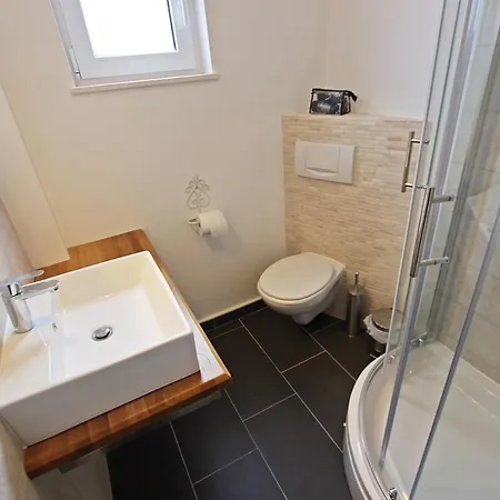 Apartment Danica Murter