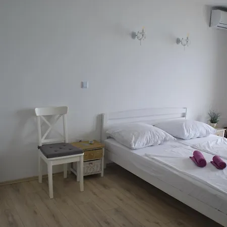 Apartment Danica Murter