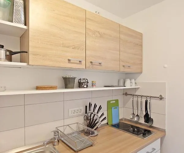 Danica Murter * Betina (Sibenik-Knin)